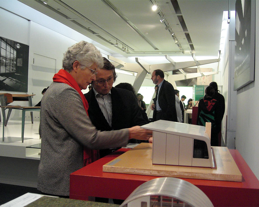 20世紀デザインの異才 ジャン・プルーヴェ 「ものづくり」から建築家＝エンジニアへ」展