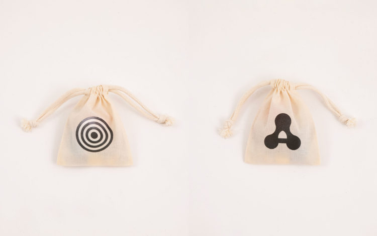 AWATSUJI design - PLAY THE STOOL White