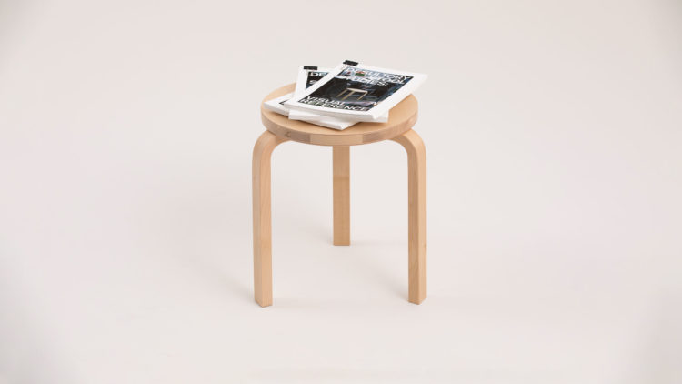 長谷川 健太 DESULTORY STOOL STUDIES: A VISUAL REFERENCE