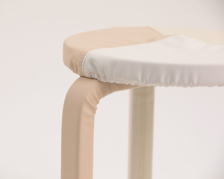 sakumaeshima Stool60とシワ Light