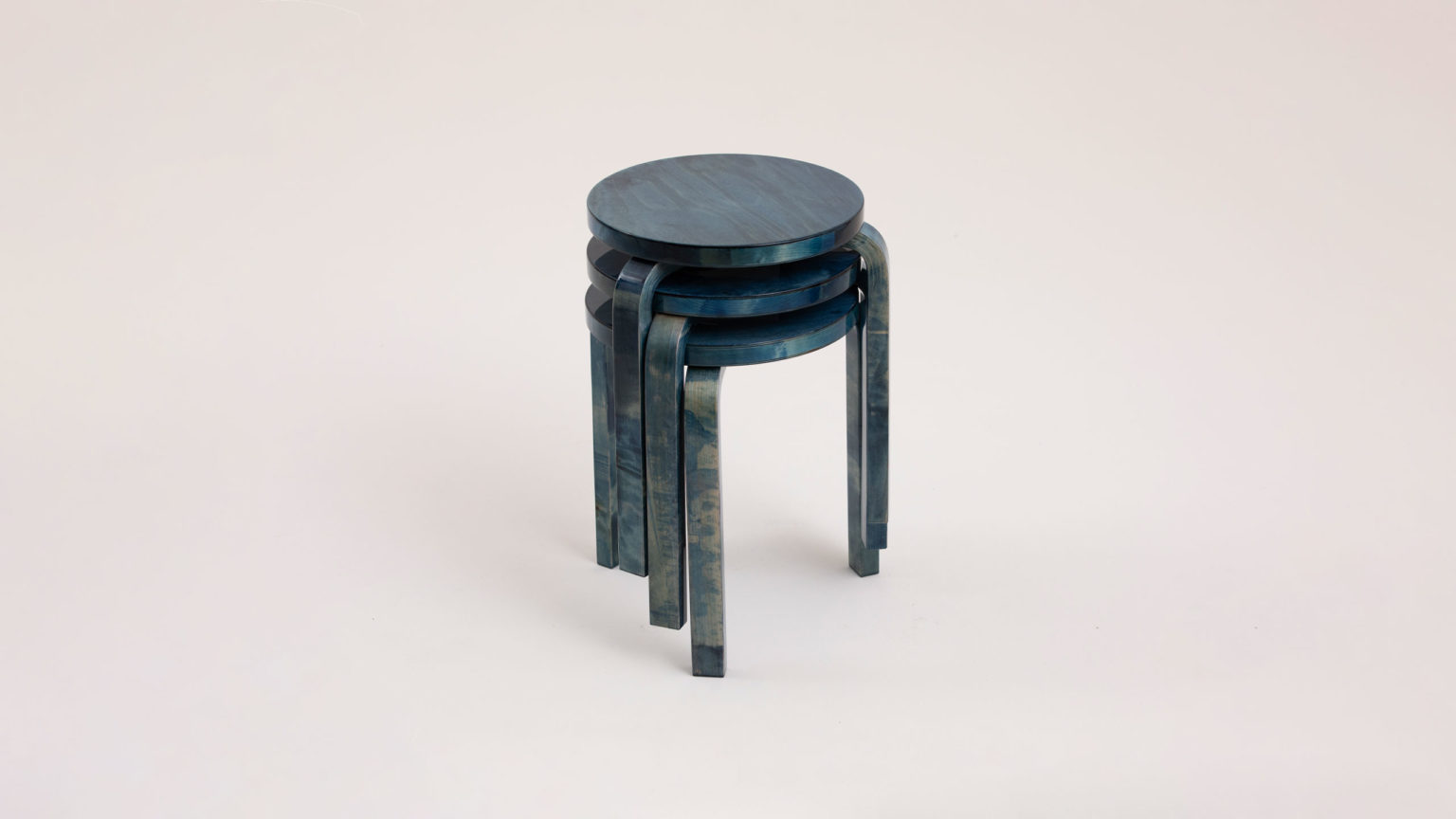 嶌原 佑矢 Stool 60 Cyanotype